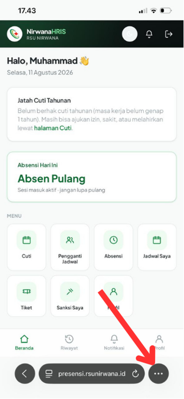Di Chrome iPhone, menu ada di tombol ••• pojok kanan bawah